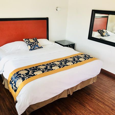 Norwalk Inn & Suites Kültér fotó