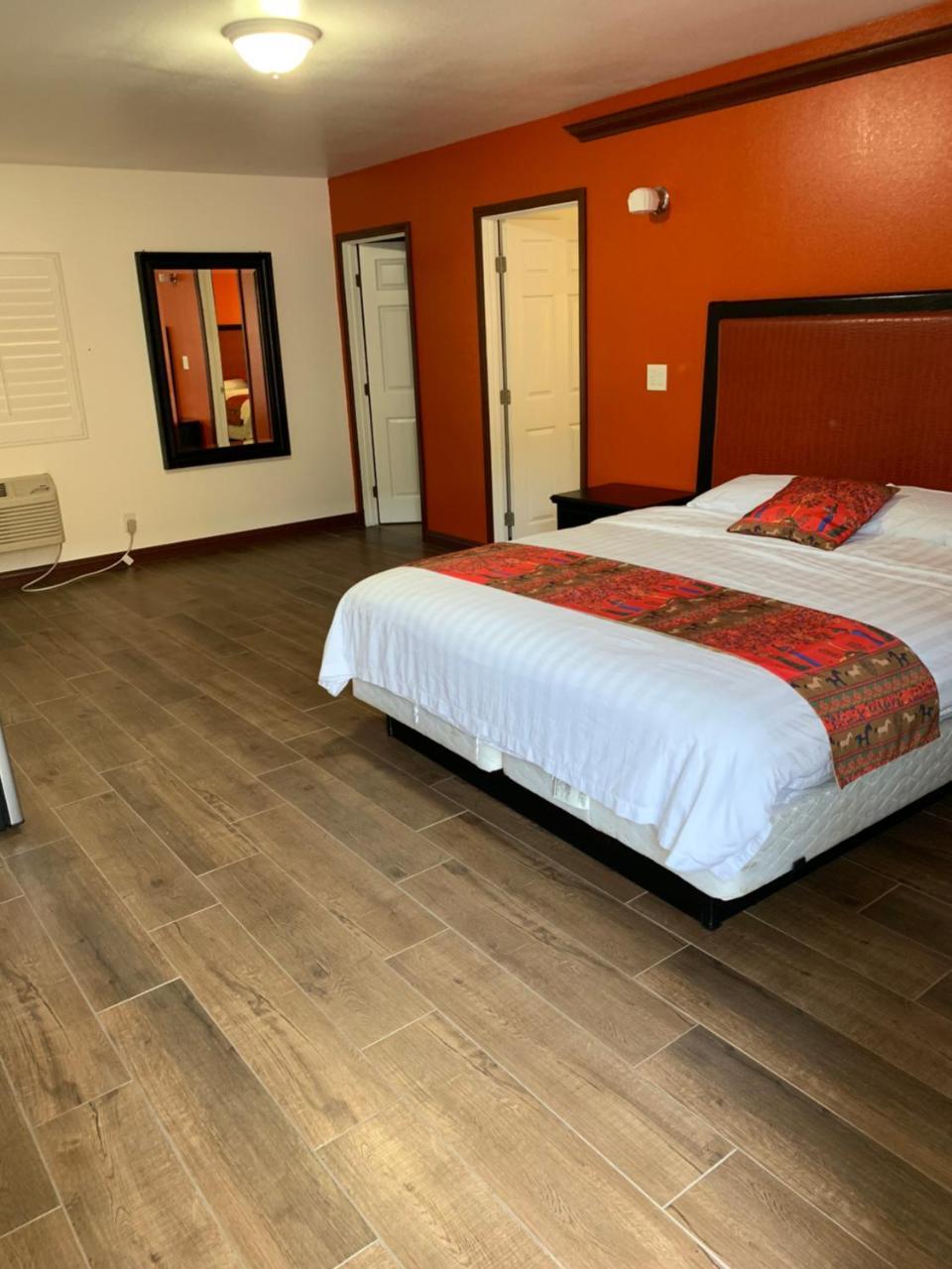 Norwalk Inn & Suites Kültér fotó