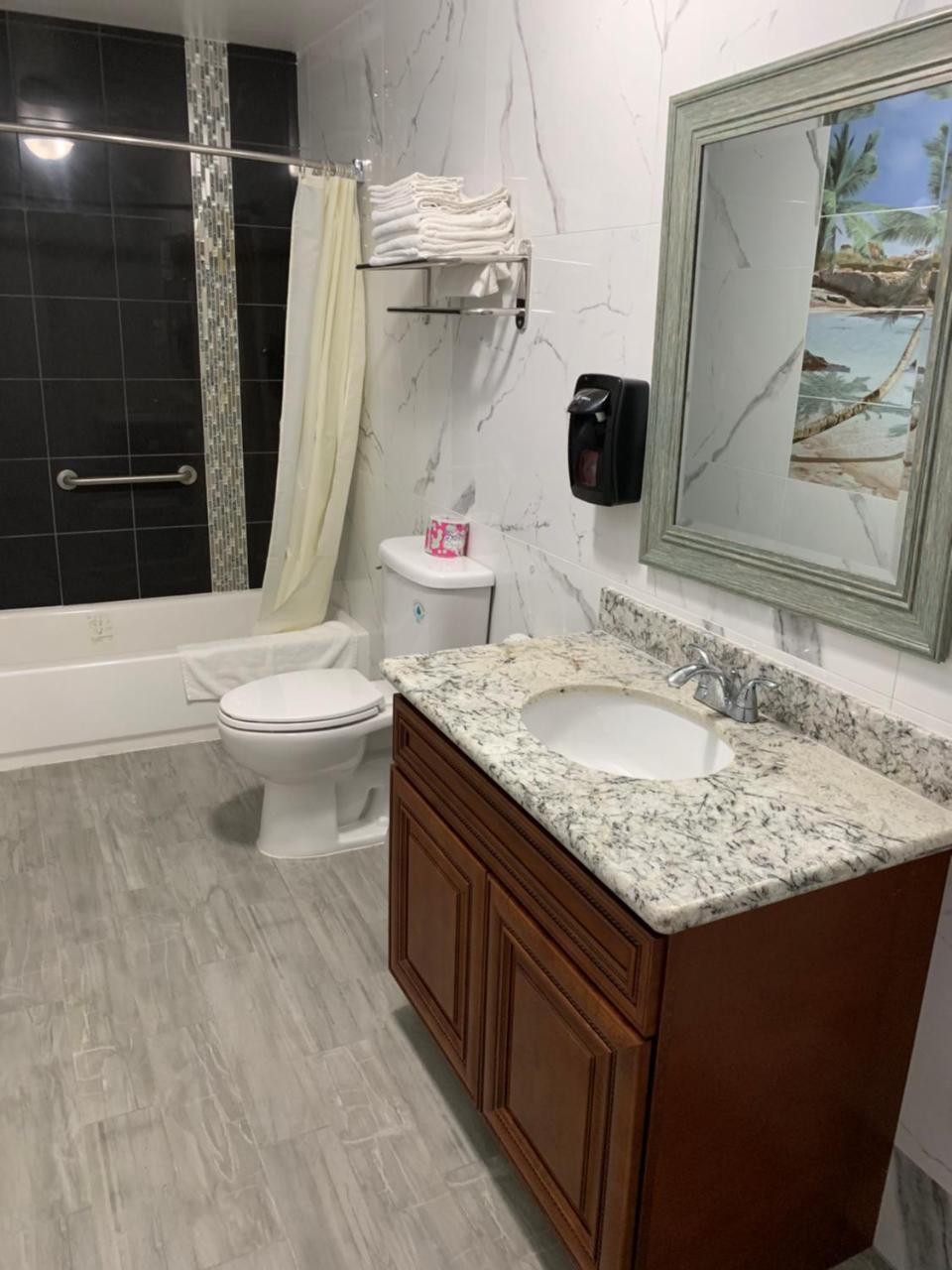 Norwalk Inn & Suites Kültér fotó